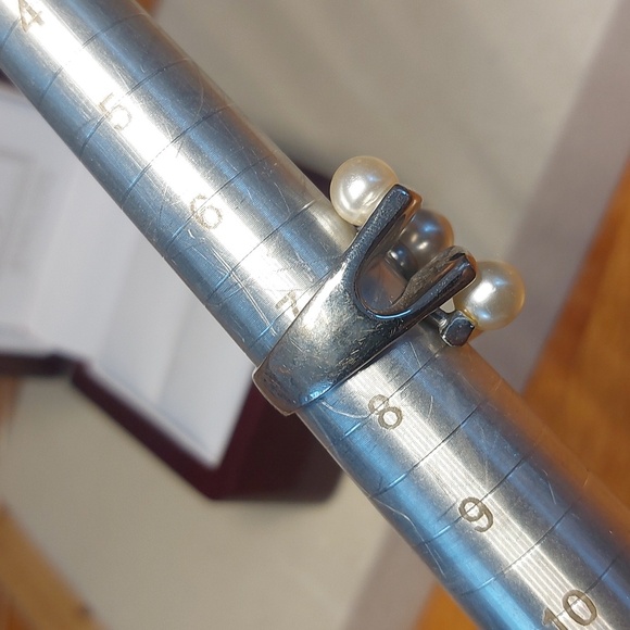 💚 Modernist Silvertone Faux Pearl Chunky Ring Size 7 - Picture 5 of 5